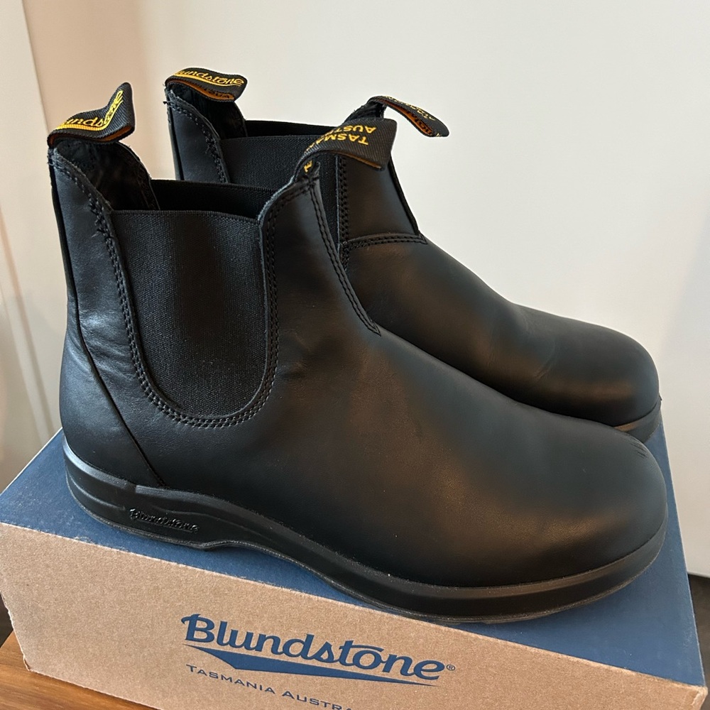 Blundstone All-Terrain Boots in Black Leather